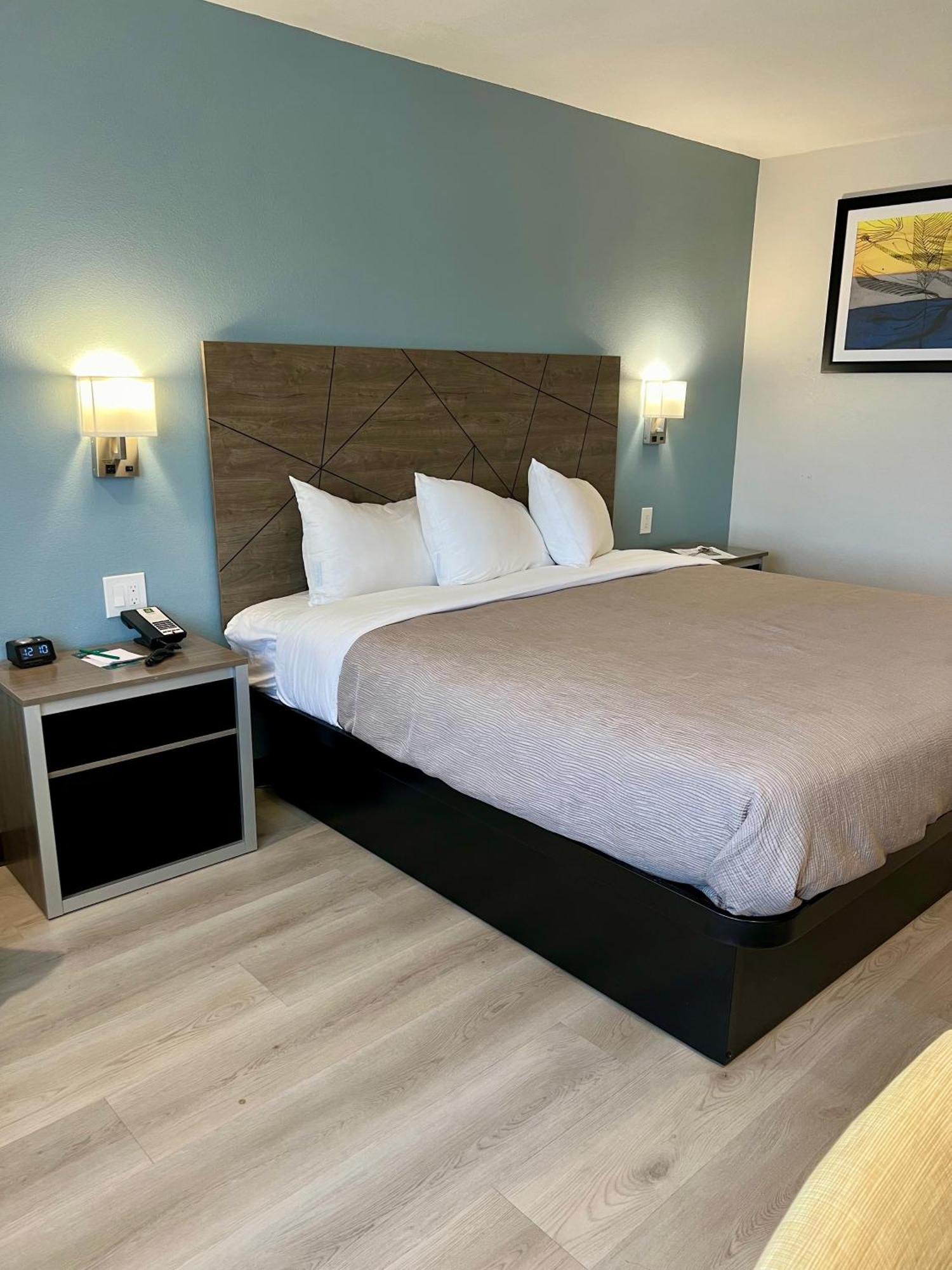 Quality Inn Tracy I-205 מראה חיצוני תמונה