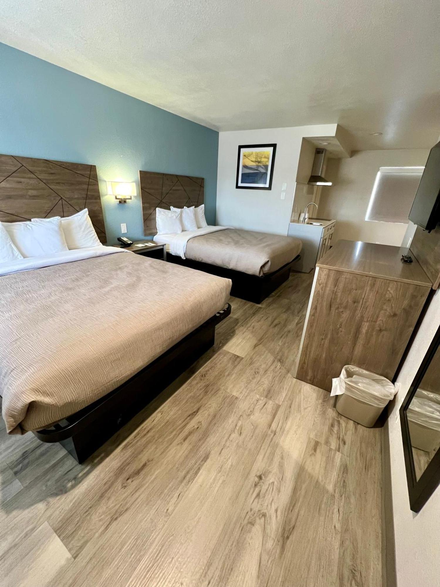 Quality Inn Tracy I-205 מראה חיצוני תמונה